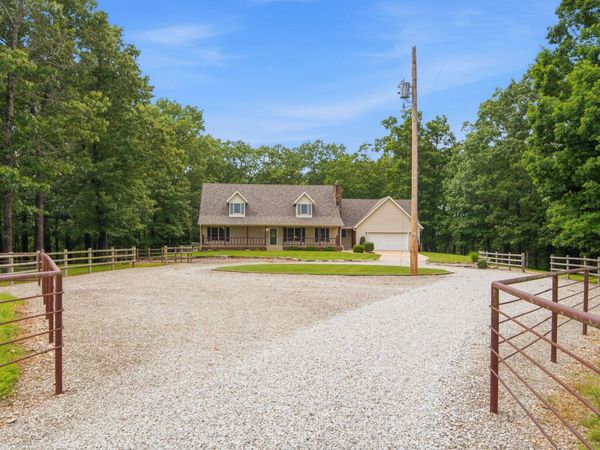 997 Camp Creek Road , Highlandville, MO 65669