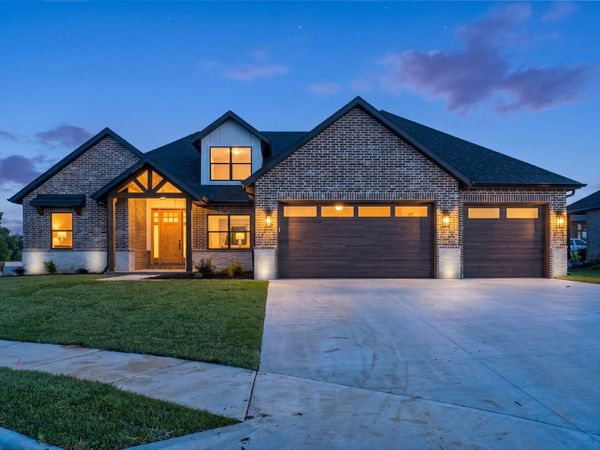 1749 E Skyline, Ozark, MO 65721