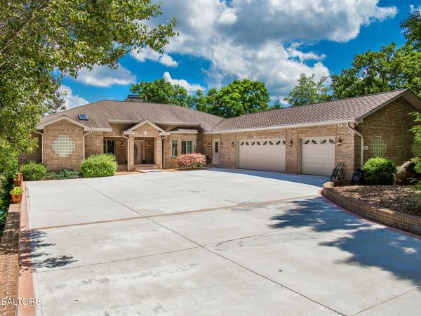 12 Brixton Lane, Crossville, TN 38558