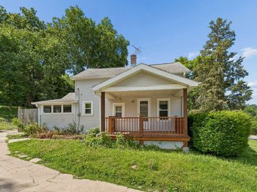 2433 N BROADWAY, COUNCIL BLUFFS, IA 51503