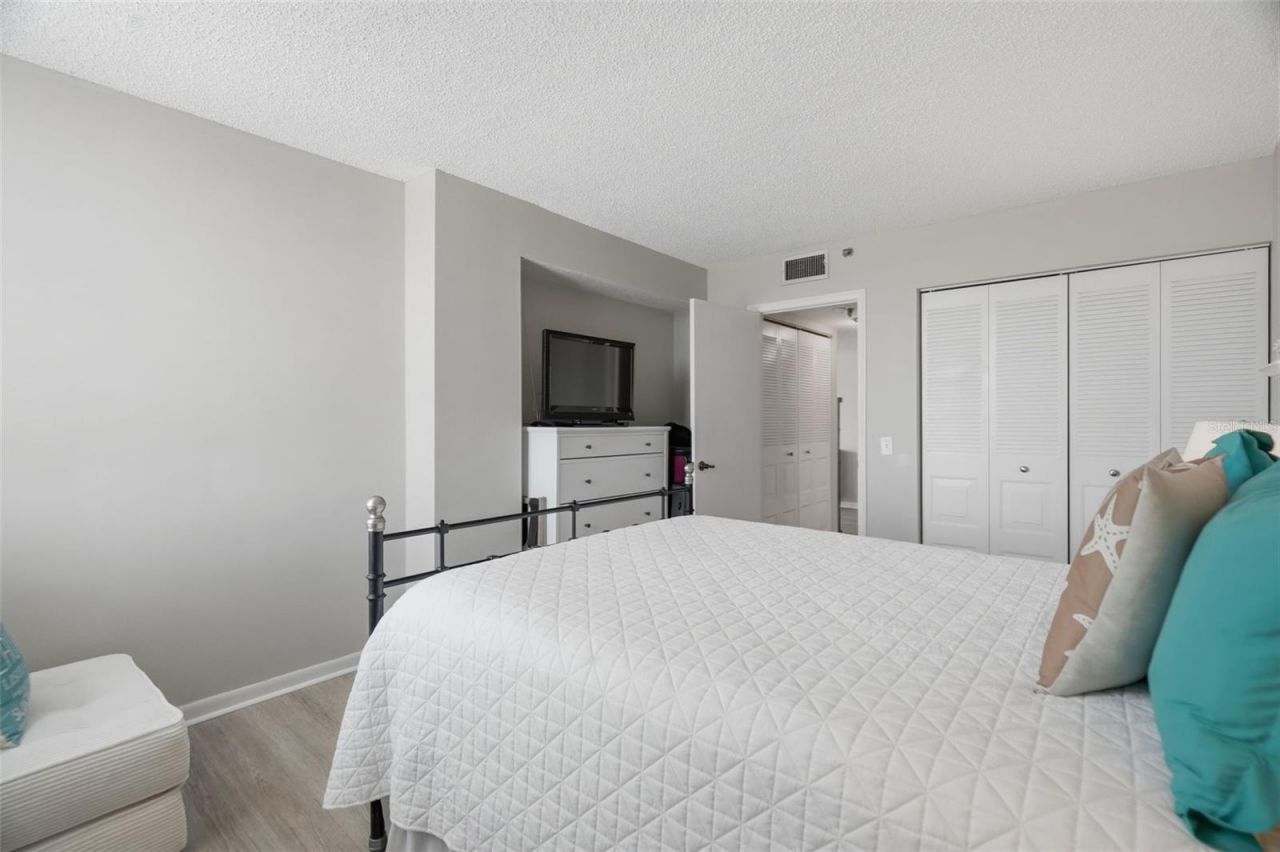 6372 Palma Del Mar Boulevard S, Unit 606, Saint Petersburg, FL 33715 Photo
