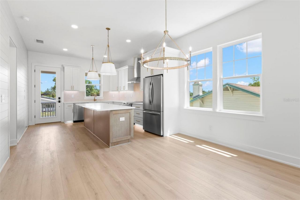 1868 Mississippi Avenue Ne, Saint Petersburg, FL 33703 Photo
