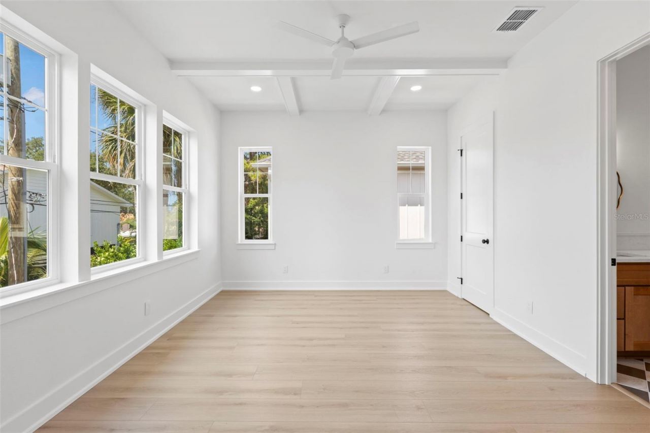 1868 Mississippi Avenue Ne, Saint Petersburg, FL 33703 Photo