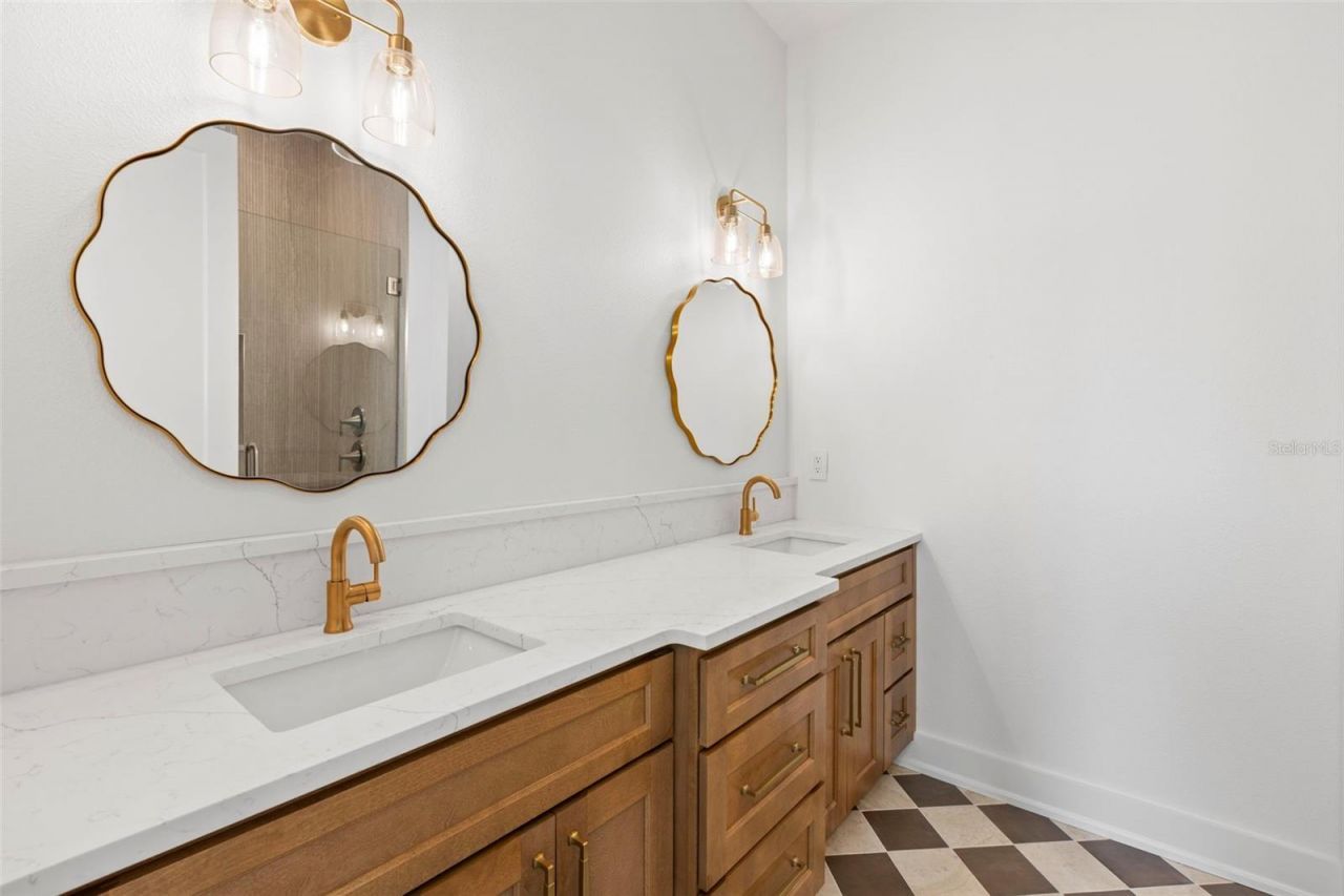 1868 Mississippi Avenue Ne, Saint Petersburg, FL 33703 Photo