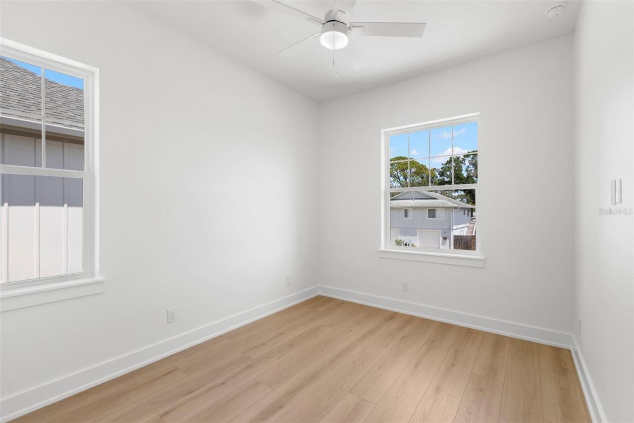1868 Mississippi Avenue Ne, Saint Petersburg, FL 33703 Photo