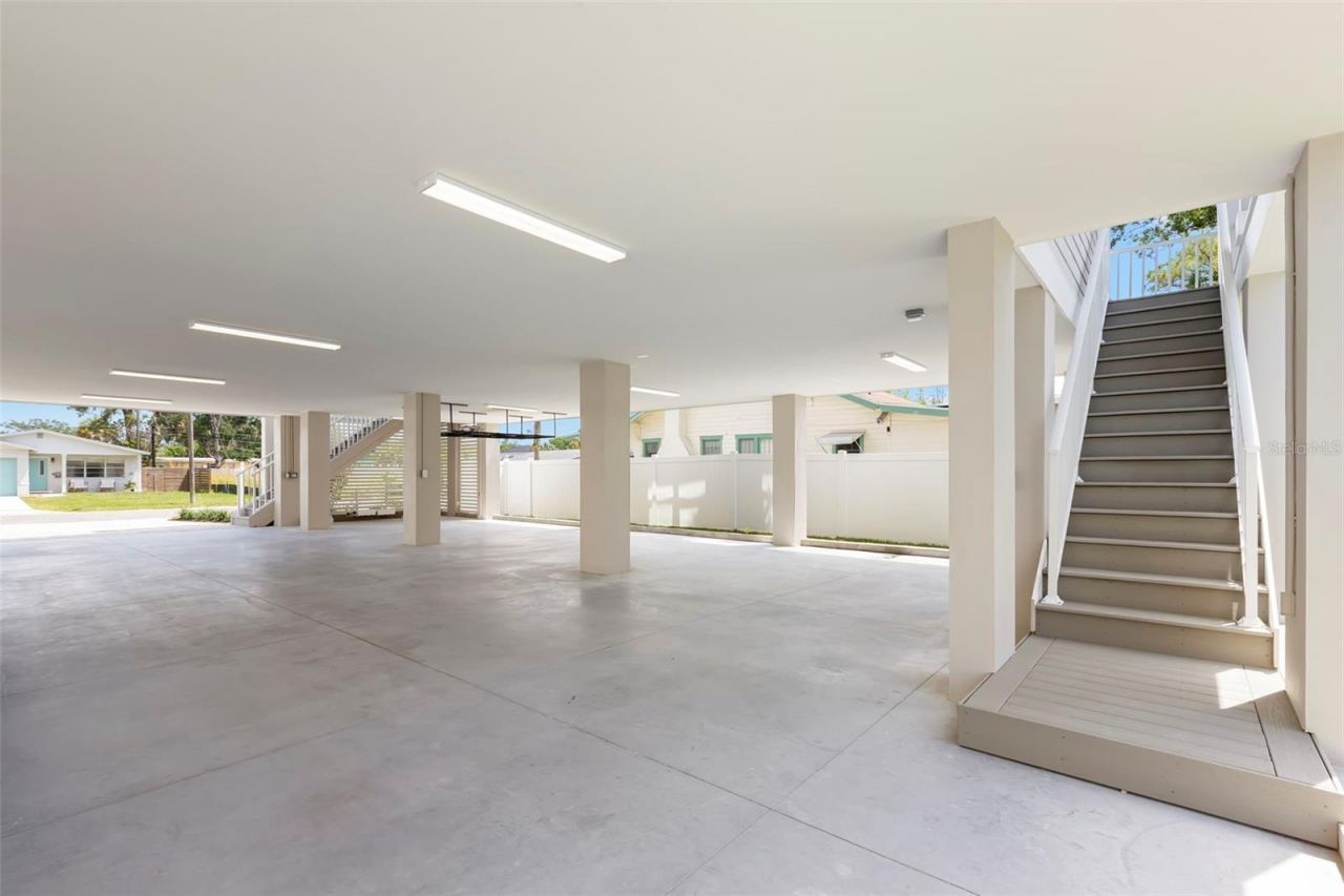 1868 Mississippi Avenue Ne, Saint Petersburg, FL 33703 Photo