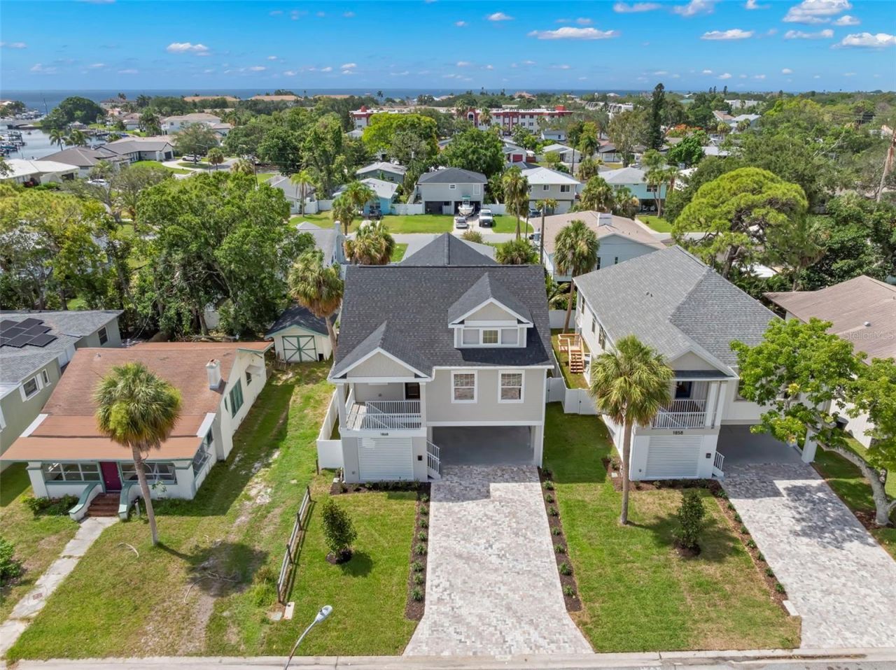 1868 Mississippi Avenue Ne, Saint Petersburg, FL 33703 Photo
