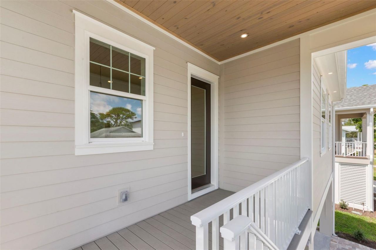 1868 Mississippi Avenue Ne, Saint Petersburg, FL 33703 Photo