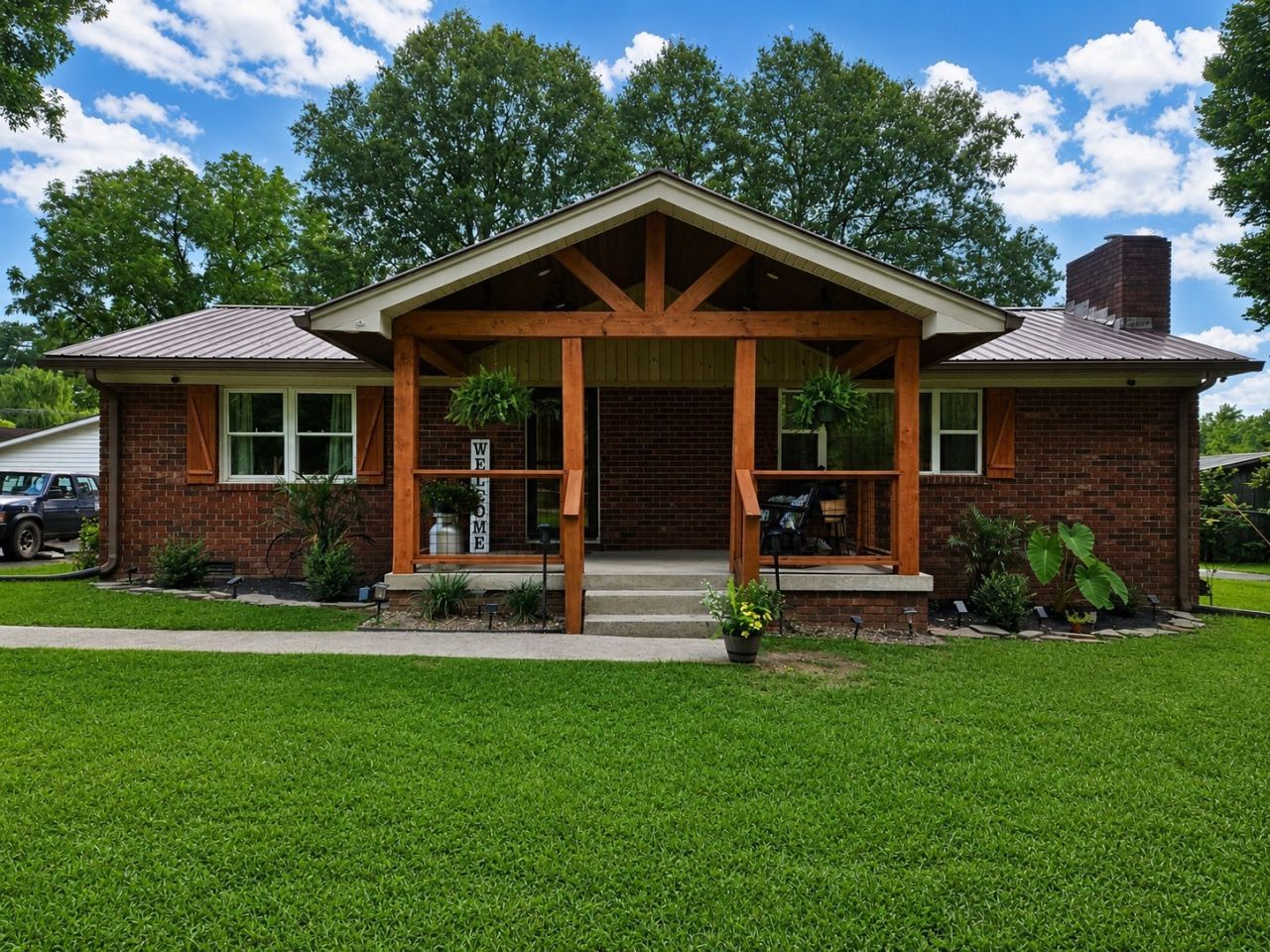 311 Chapman Chapel Rd, Pelham, TN 37366 Main Photo