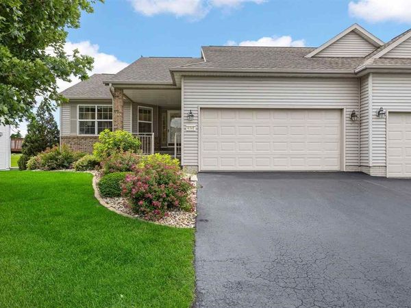 6341 QUAIL RIDGE Dr SW, Cedar Rapids, IA 52404