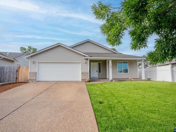 36 E Jadon Dr, Lebanon, OR 97355