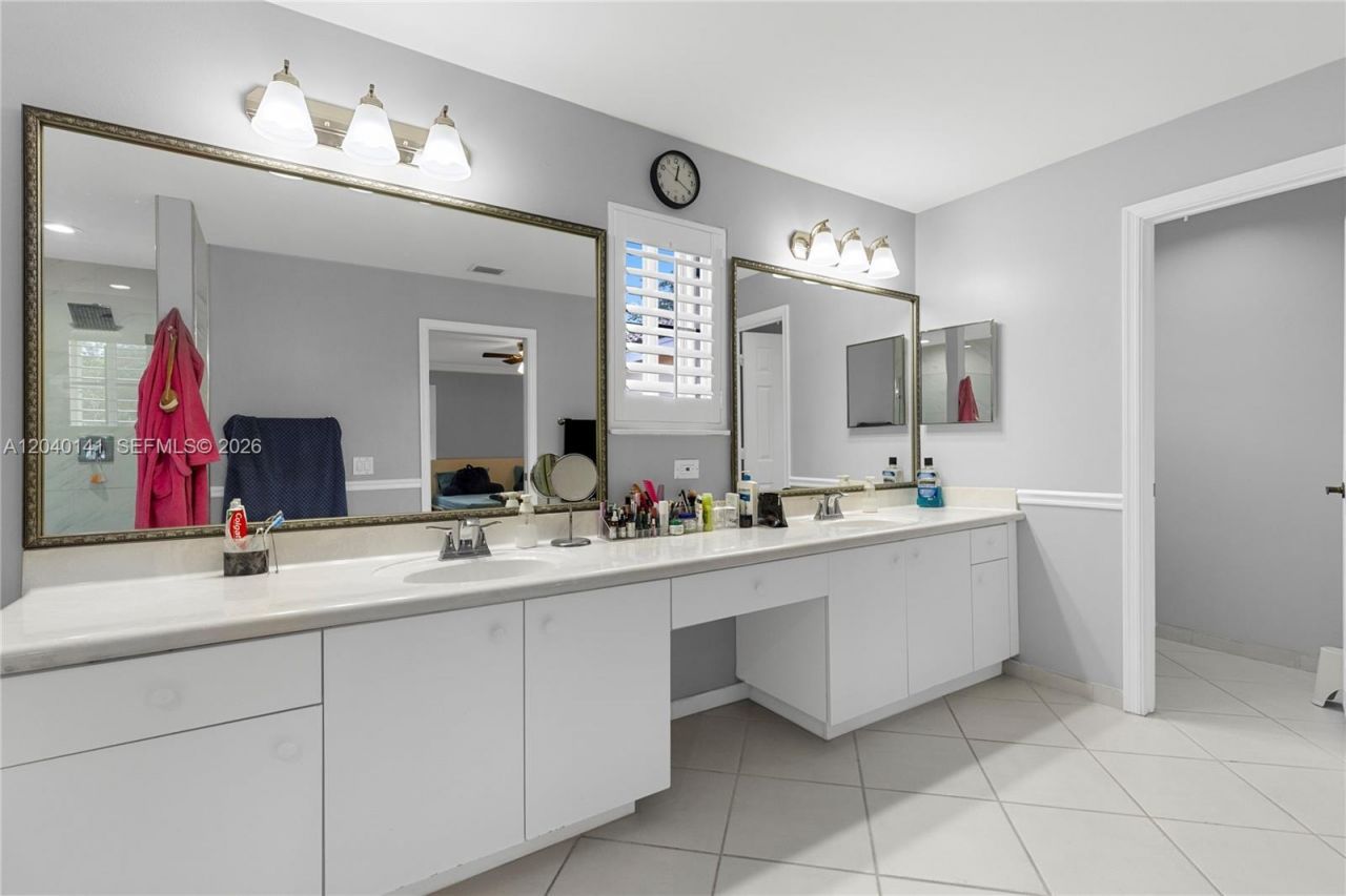 4228 Laurel Ridge Cir, Weston, FL 33331 Photo