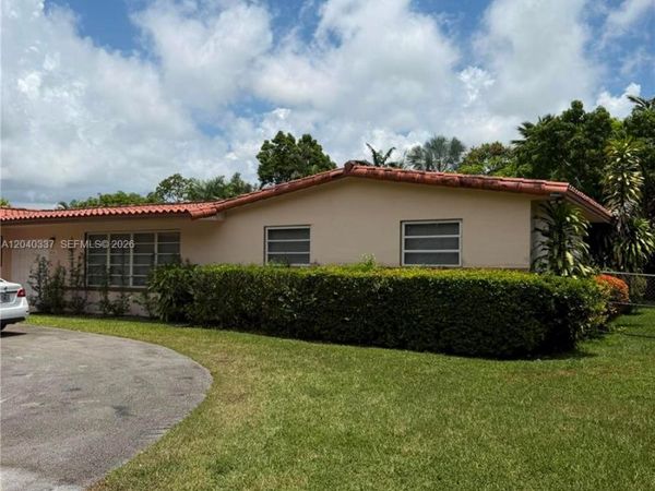 8745 SW 109th St , Miami, FL 33176