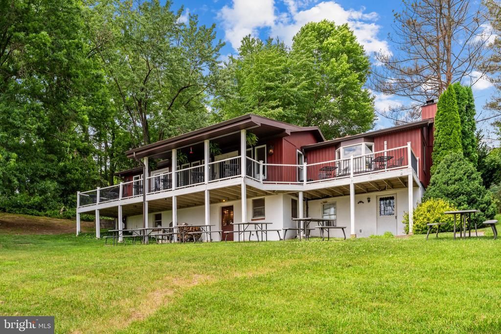72 CHRISTMAS TREE LANE, WASHINGTON, VA 22747
