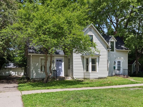 615 2nd Street E, Northfield, MN 55057