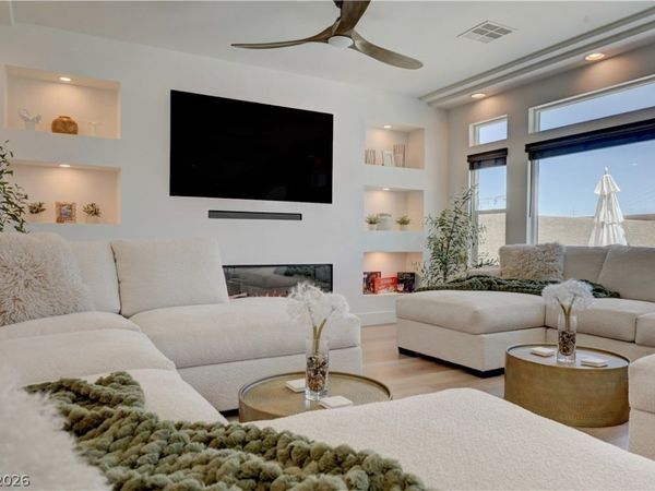 9758 Hawk Crest Street, Las Vegas, NV 89141