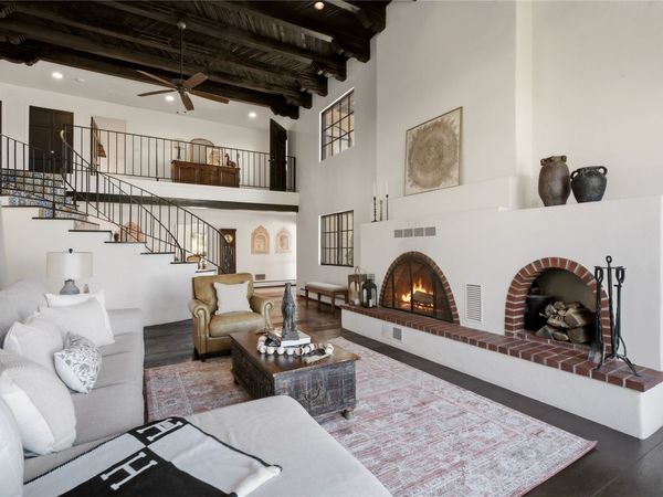 16 Toro, Santa Fe, NM 87508