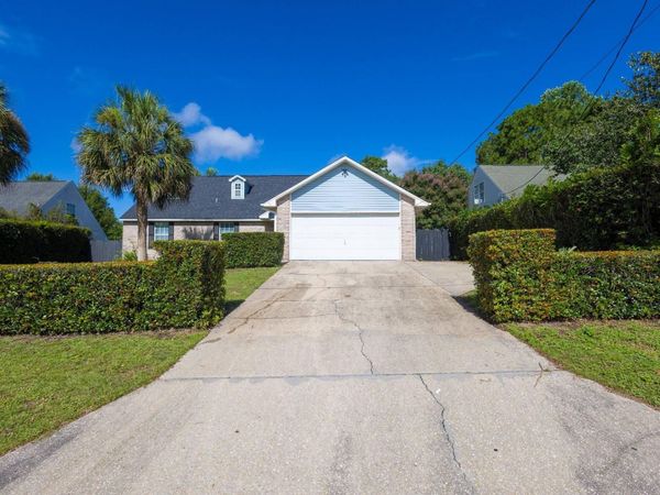 111 Trenton Avenue, Crestview, FL 32539