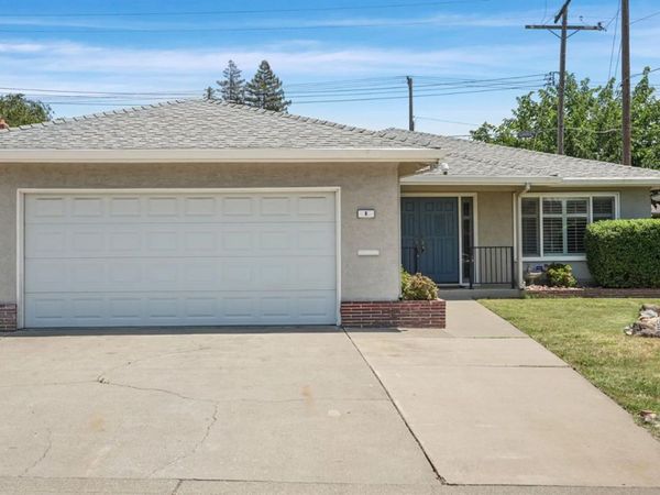 8 N Cambridge Dr, Lodi, CA 95242