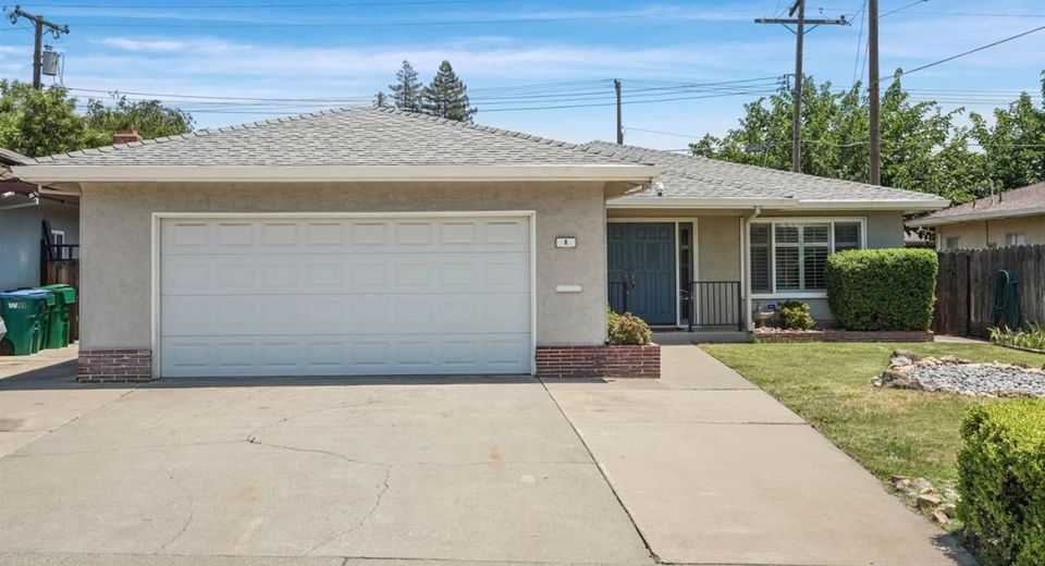 8 N Cambridge Dr, Lodi, CA 95242 Photo
