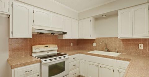 8 N Cambridge Dr, Lodi, CA 95242 Photo