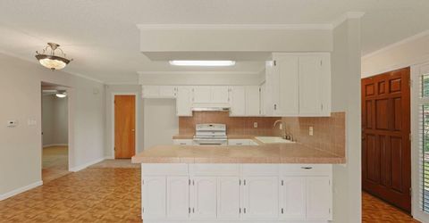 8 N Cambridge Dr, Lodi, CA 95242 Photo