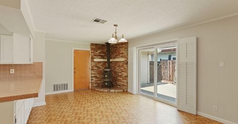 8 N Cambridge Dr, Lodi, CA 95242 Photo