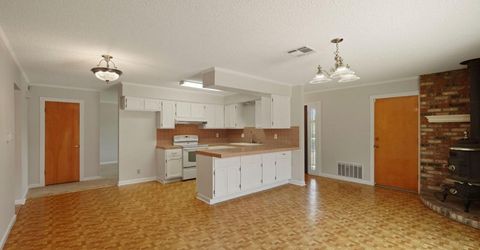 8 N Cambridge Dr, Lodi, CA 95242 Photo