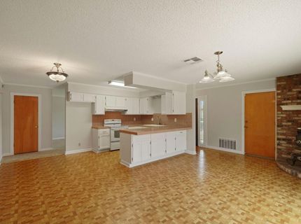 8 N Cambridge Dr, Lodi, CA 95242 Photo