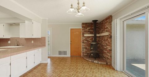 8 N Cambridge Dr, Lodi, CA 95242 Photo