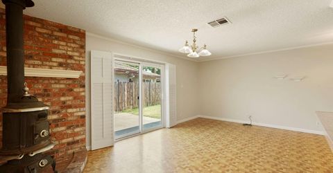 8 N Cambridge Dr, Lodi, CA 95242 Photo