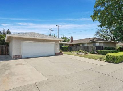 8 N Cambridge Dr, Lodi, CA 95242 Photo