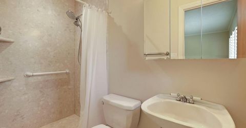 8 N Cambridge Dr, Lodi, CA 95242 Photo