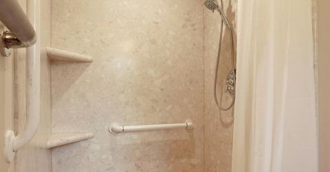 8 N Cambridge Dr, Lodi, CA 95242 Photo