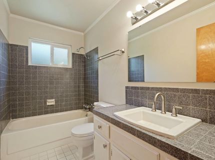 8 N Cambridge Dr, Lodi, CA 95242 Photo