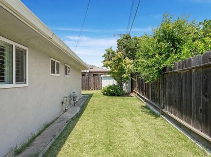 8 N Cambridge Dr, Lodi, CA 95242 Photo