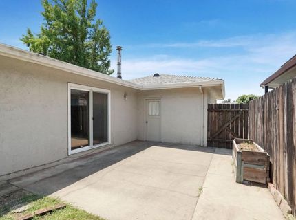 8 N Cambridge Dr, Lodi, CA 95242 Photo