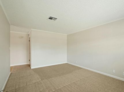 8 N Cambridge Dr, Lodi, CA 95242 Photo