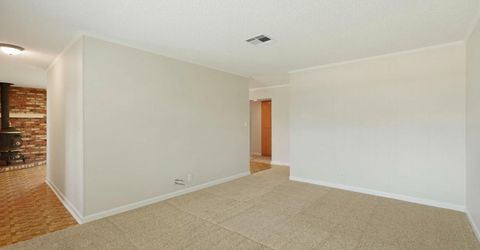 8 N Cambridge Dr, Lodi, CA 95242 Photo