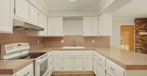 8 N Cambridge Dr, Lodi, CA 95242 Photo