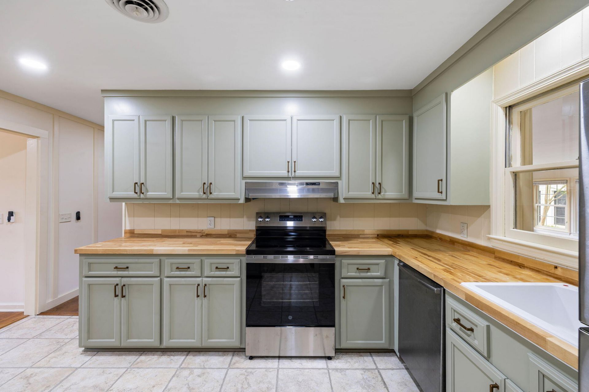 1335 Old Colony Road Photo 16