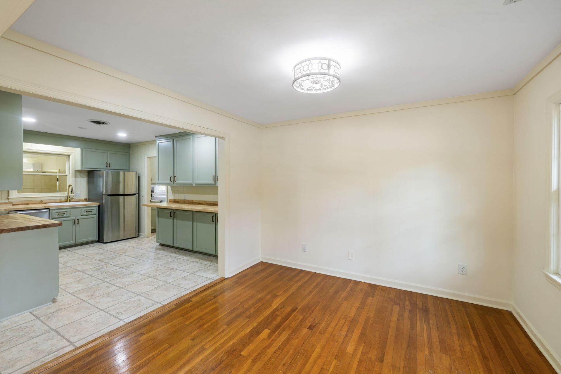 1335 Old Colony Road Photo 17