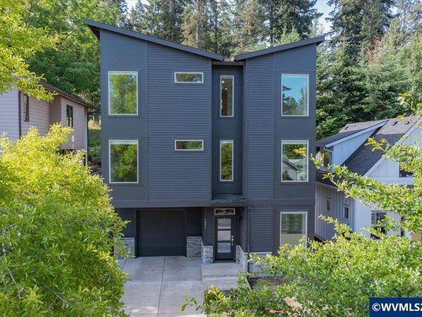 1884 Cousteau Lp SE, Salem, OR 97302