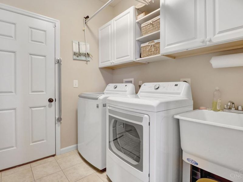630 E Brooke Drive, Monroe, OH 45050 Photo 11