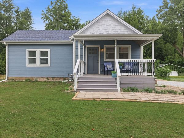 401 N Elm Street, Three Oaks, MI 49128