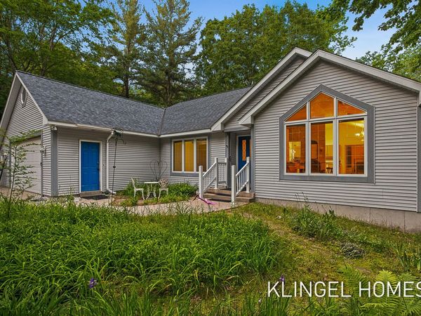 9292 Lakeshore Avenue, West Olive, MI 49460