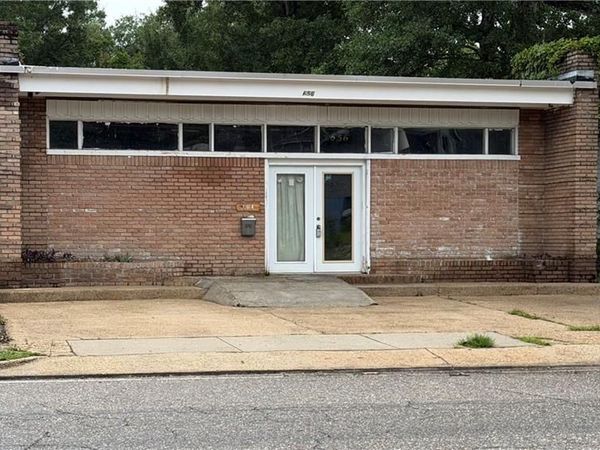 656 Holcombe Avenue , Mobile, AL 36606