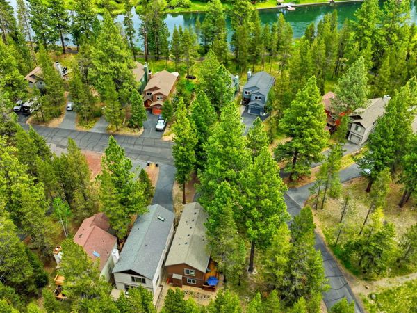 55626 Wagon Master Way, Bend, OR 97707