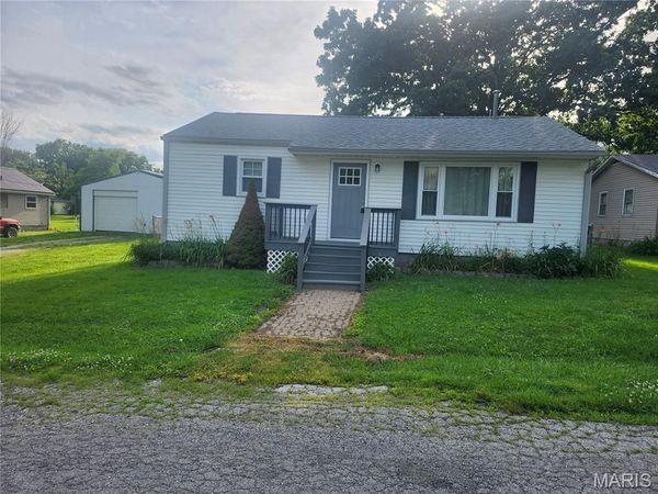 106 S Pearl Street, Bowling Green, MO 63334