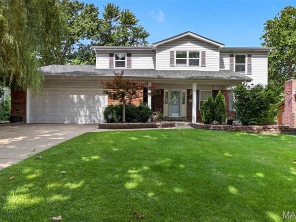 334 Clayton Oaks Drive, Ellisville, MO 63011